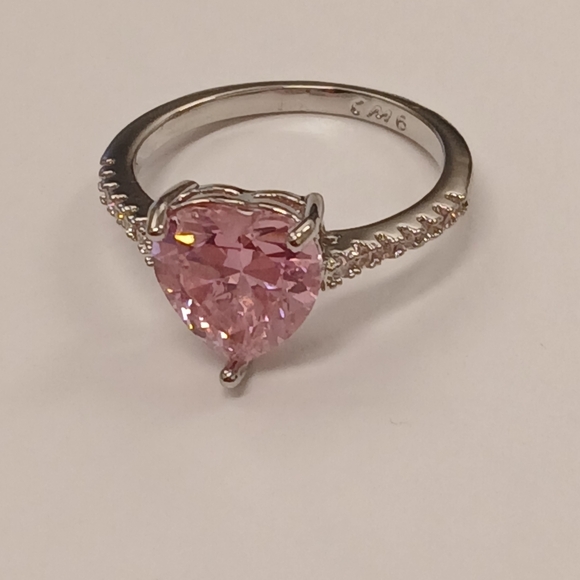 Nwot Heart-Shaped Pink Stone 18k White Gold Plated Valentines Ring Size 6 - Picture 5 of 8